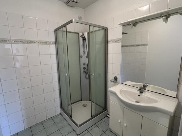 Maison à louer 865 € CC La Chapelle-Faucher 3 p 80 m² DPE D