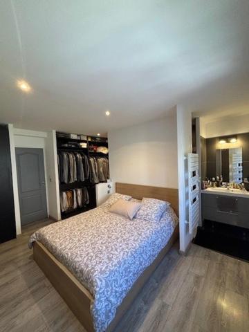 Haut de villa moderne et lumineuse