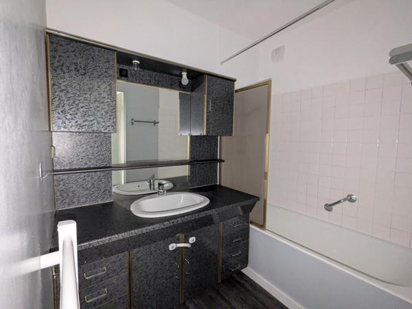 Au calme,sud,parfait état,parking