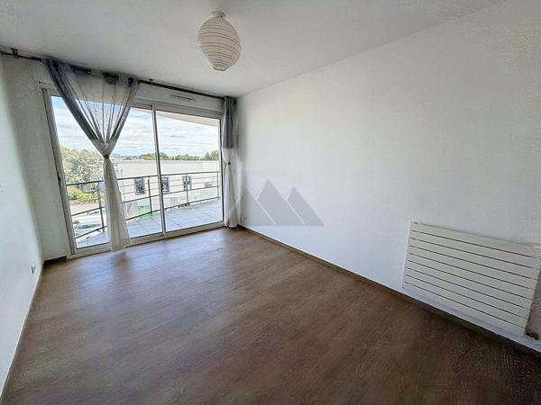 A VENDRE APPARTEMENT BOURG DE SAINT MARC 2 CHAMBRES ASCENSEUR ET TERRASSE