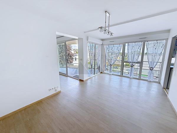 A VENDRE APPARTEMENT BOURG DE SAINT MARC 2 CHAMBRES ASCENSEUR ET TERRASSE