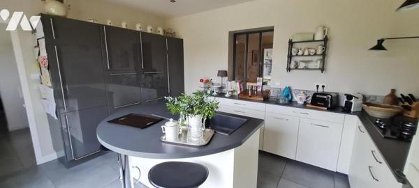 Vieux moulin, Maison de 2009 avec piscine sur une parcelle de 870m2