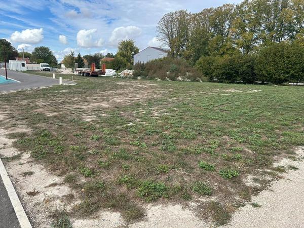 Terrain 823 m² "Jardin des nains" LOT1