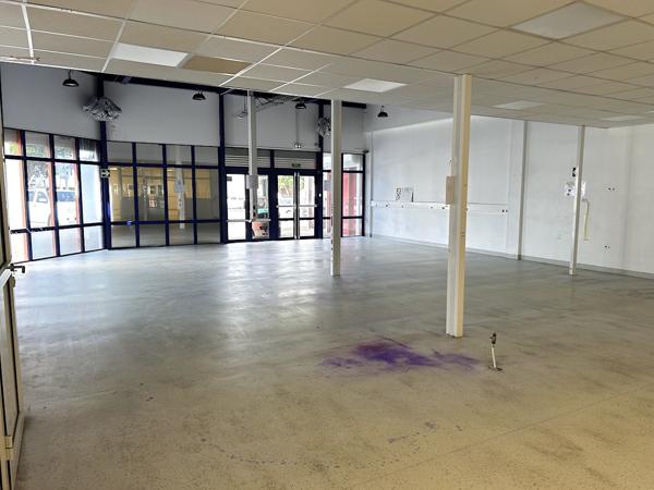 Baie-Mahault (97122) Très bel espace au centre de jarry prestations de qualité.