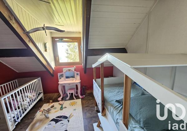 Maison traditionnelle 9 pièces de 243 m² à Creysse (24100)