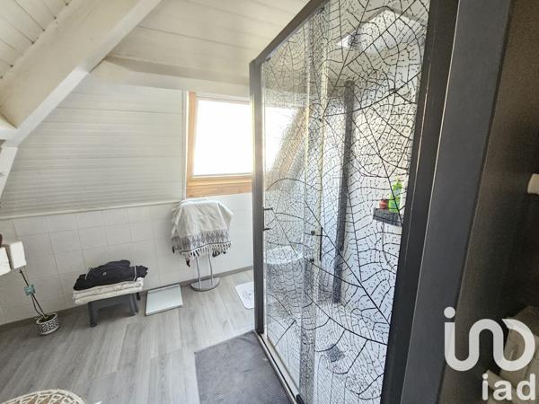 Maison traditionnelle 9 pièces de 243 m² à Creysse (24100)