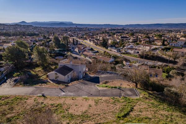 Maison dans un lotissement sécurisé de 7 lots dans un environnement privilégié