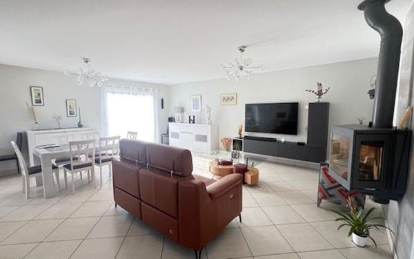 Maison à vendre    5 pièces • 127 m2 Saint-Étienne-de-Crossey