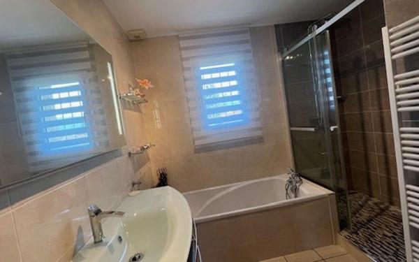 Maison à vendre    5 pièces • 127 m2 Saint-Étienne-de-Crossey