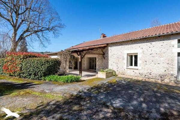 Maison à vendre |                                       Trélissac |                                        6 pièces  |  155 m²
