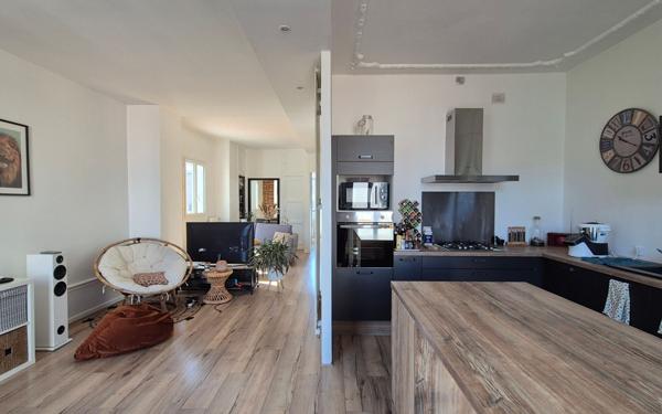 Appartement à vendre    3 pièces • 101,50 m2 Saint-Étienne