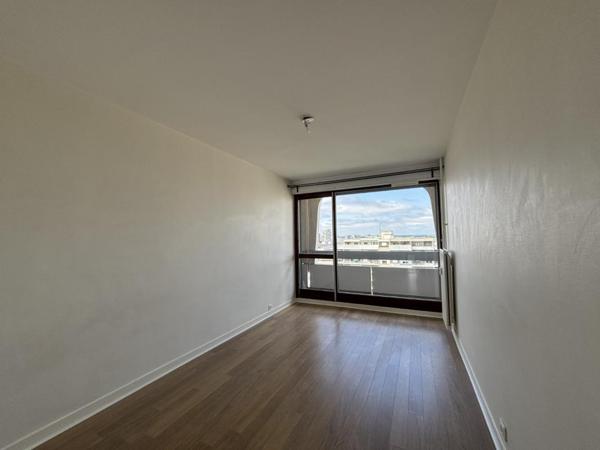 Appartement T5 à louer - 97 m² (réf : 520840)