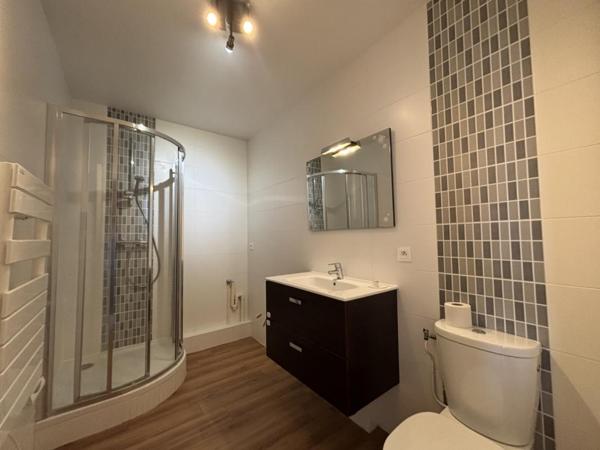 Appartement T5 à louer - 97 m² (réf : 520840)
