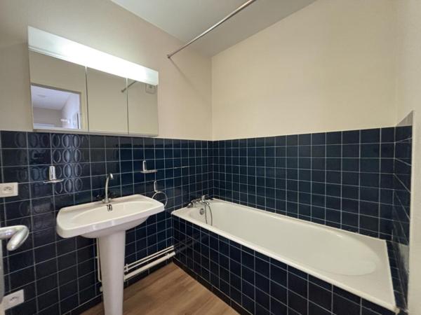 Appartement T5 à louer - 97 m² (réf : 520840)