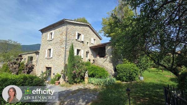 Maison
         5 pièces
        - 198 m² Bien prestige 620 000 € *