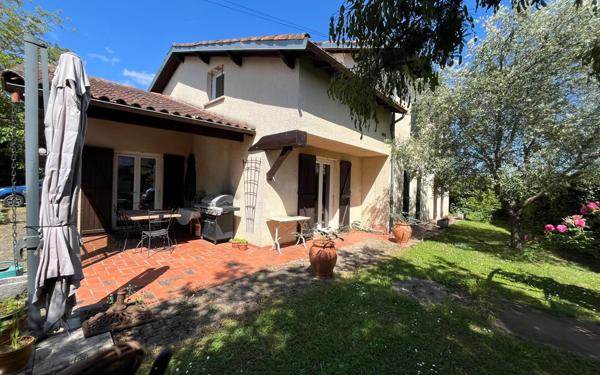 Maison à vendre    6 pièces •  Longages