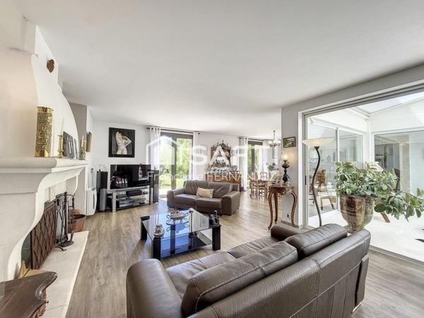 Villa T5 avec Parc de 3500 m² et piscine