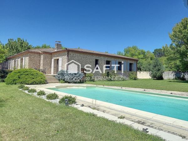 Villa T5 avec Parc de 3500 m² et piscine