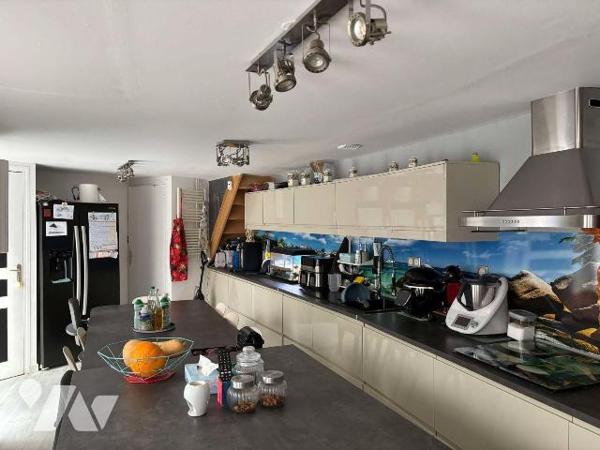 Nouveau mandat, charmante maison de village située sur la commune de Raucourt et Flaba comprena...