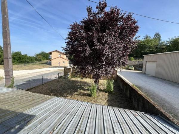 Appartement à louer 540 € CC JAVERLHAC ET LA CHAPELLE ST ROBERT 3 p 73 m² DPE E