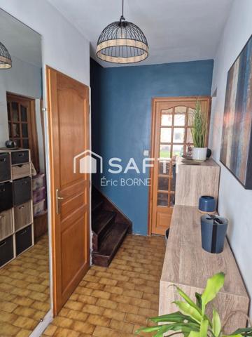 Semi mitoyenne  - 4 chambres , garage