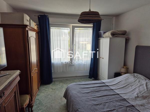 Semi mitoyenne  - 4 chambres , garage