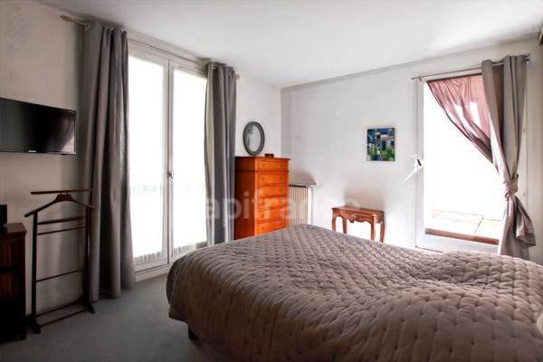 Bel appartement de 5 pièces avec 2 terrasses, vue dégagée et parking souterrain- Centre d'Orsay (91)