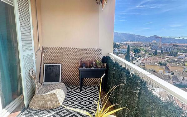 Appartement à vendre    3 pièces • 70 m2 Marseille 12