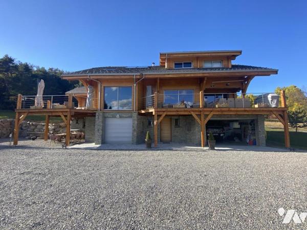 Vente Grand Chalet Récent à Montclar