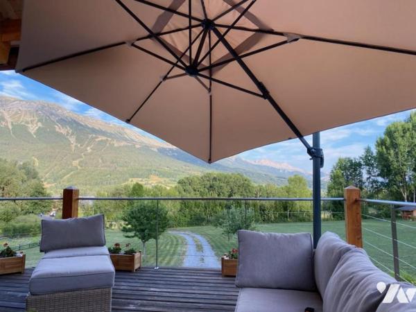 Vente Grand Chalet Récent à Montclar