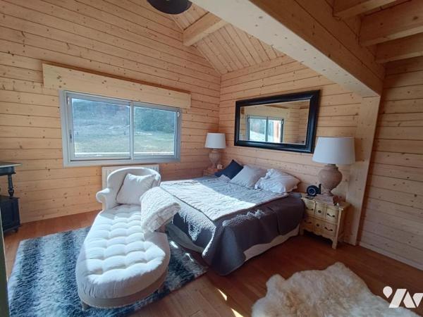 Vente Grand Chalet Récent à Montclar