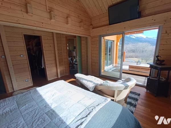 Vente Grand Chalet Récent à Montclar