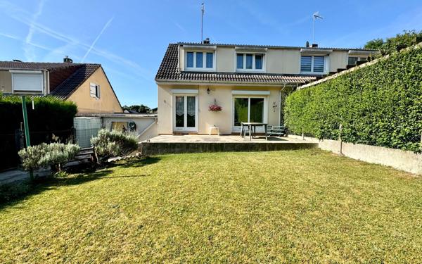 Maison à vendre    4 pièces • 82 m2 Saint-Quentin