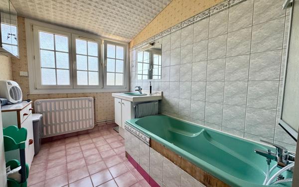 Maison à vendre    4 pièces • 82 m2 Saint-Quentin