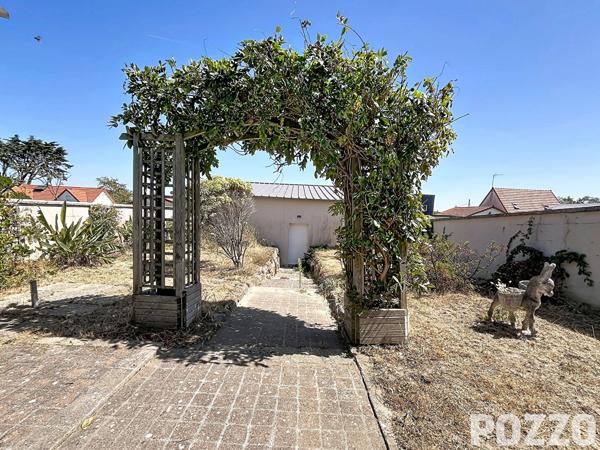 Maison Saint Martin De Brehal 6 pièces 160 m2 SAINT MARTIN DE BREHAL