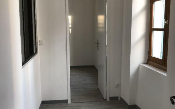 Appartement à louer    2 pièces •  Nîmes