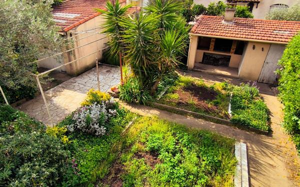 Maison à vendre    6 pièces • 160 m2 Nîmes