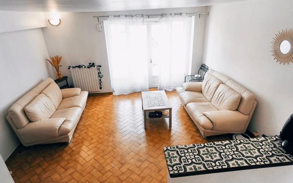Maison à vendre    6 pièces • 160 m2 Nîmes