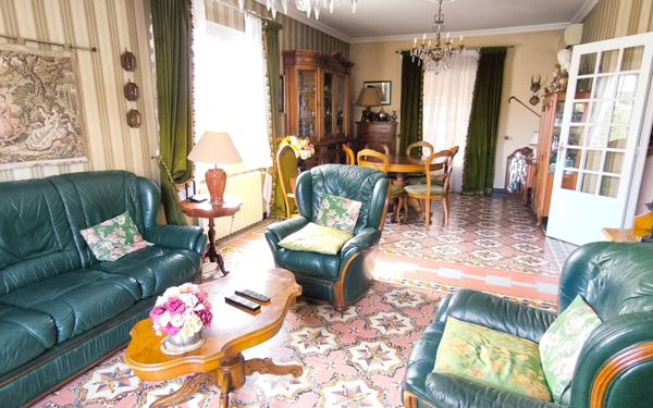 Maison à vendre    6 pièces • 160 m2 Nîmes