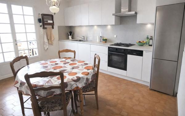 Maison à vendre    6 pièces • 160 m2 Nîmes