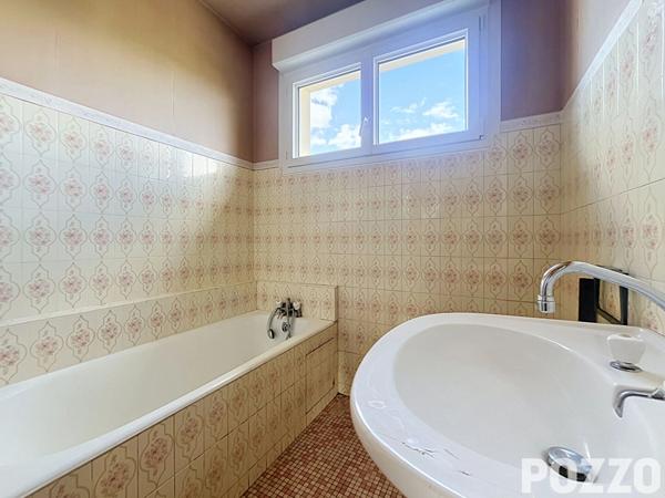 MAISON - 7 pièces - 5 chambres - 127 m² - jardin - 507 m² - sous-sol - Saint-Lo SAINT LO