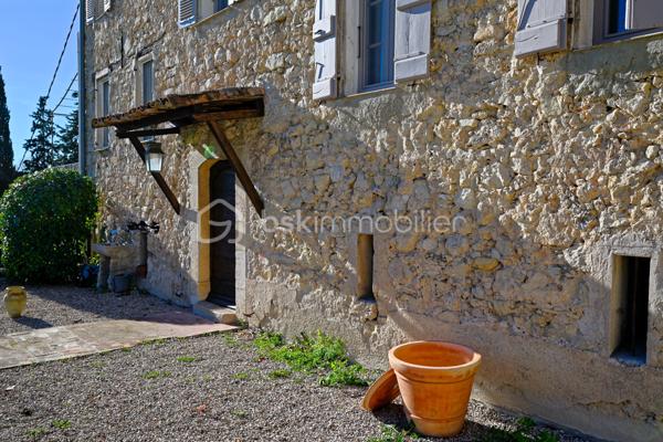 Corps de ferme de 355 m²