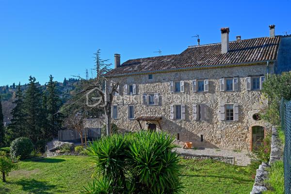 Corps de ferme de 355 m²