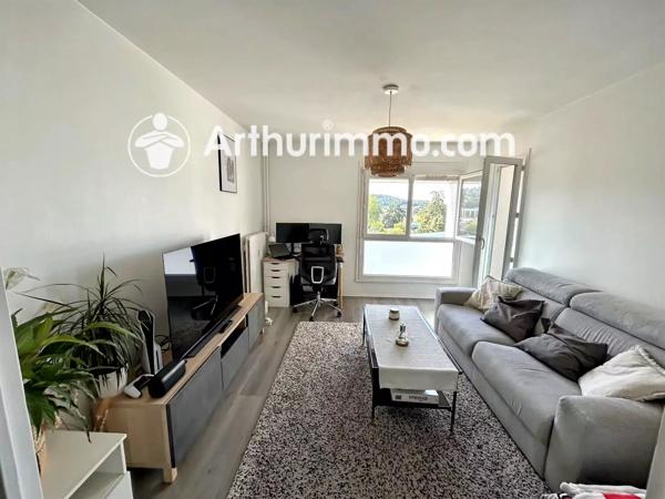 Location                                                      Appartement
                        
                     2 pièces                      51 m2                     à Neuville-sur-Saône
