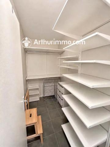 Location                                                      Appartement
                        
                     2 pièces                      51 m2                     à Neuville-sur-Saône