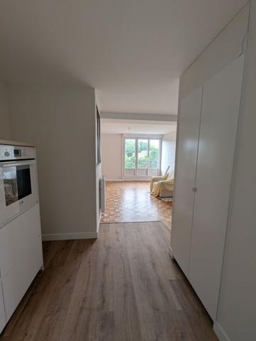 Appartement T4 rénové avec balcon et vue dégagée - 2 CHAMBRES