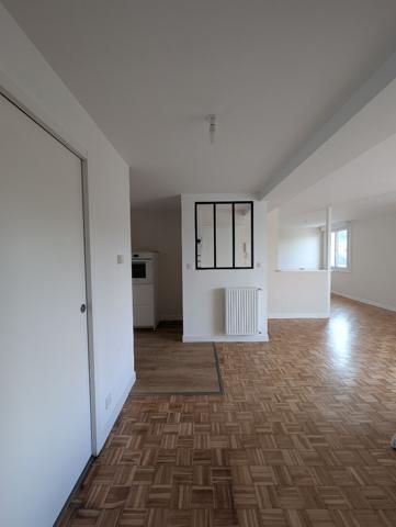 Appartement T4 rénové avec balcon et vue dégagée - 2 CHAMBRES