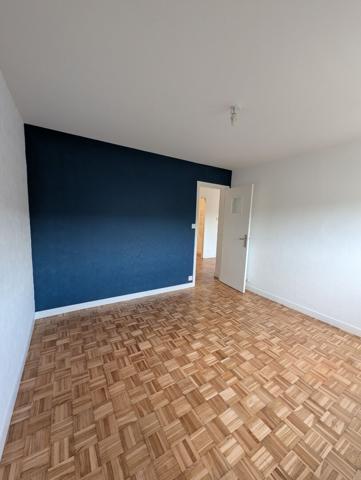 Appartement T4 rénové avec balcon et vue dégagée - 2 CHAMBRES