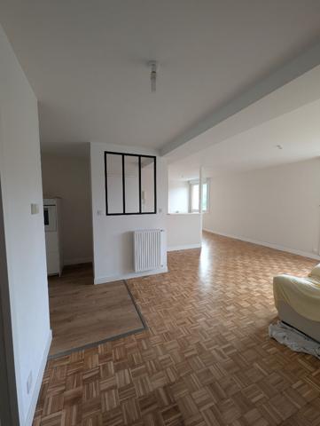 Appartement T4 rénové avec balcon et vue dégagée - 2 CHAMBRES
