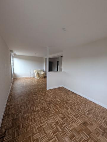 Appartement T4 rénové avec balcon et vue dégagée - 2 CHAMBRES